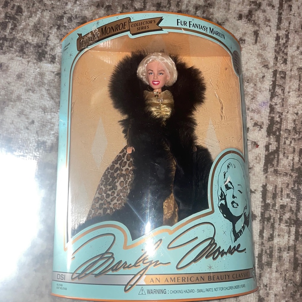 New in box Marilyn Monroe Barbie doll collectible fur f an fantasy